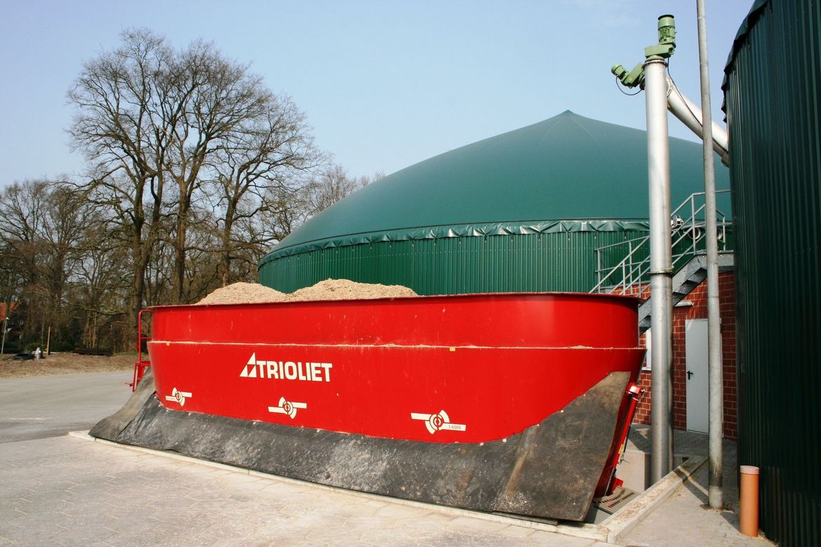 A-Solomix-stationary-TMR-mixer-for-biogas-is-agricultural-climate-neutral-production