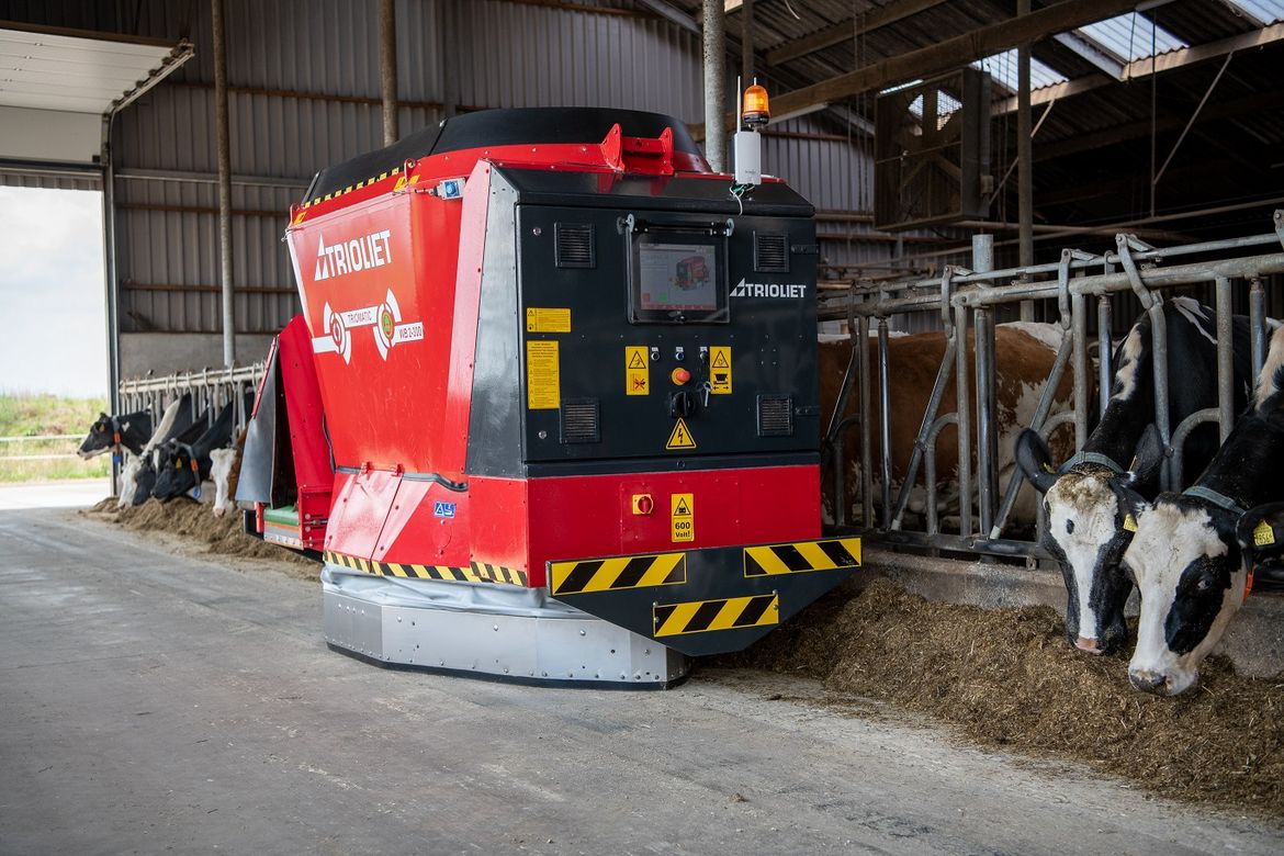 A-wheeled-robot-can-be-useful-for-cattle-dairy-farmers