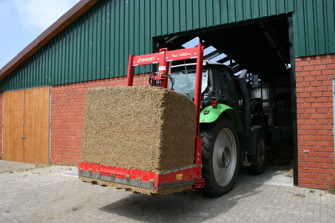 A-Turbobuster-silage-cutter-is-feeding-equipment-for-farmers-with-cows-or-goats