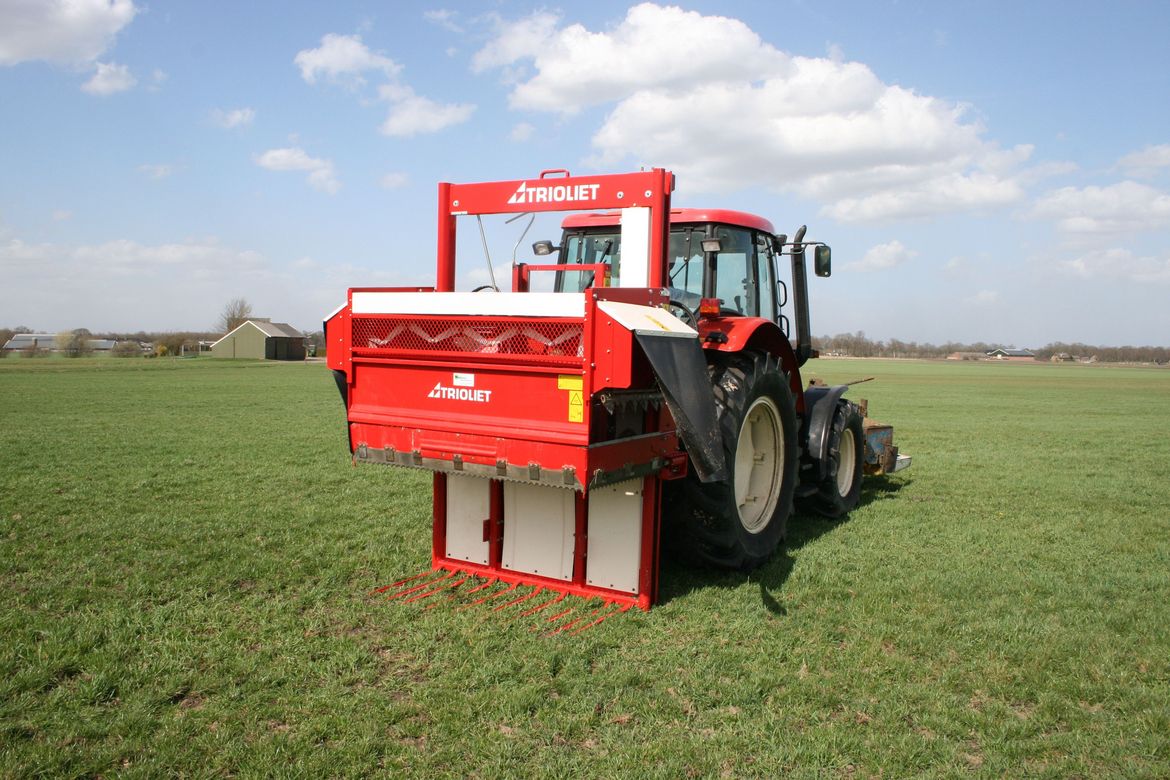 silage block distributor