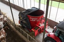 self-loading-mixer-feeder-diet feeder-tmr mixer-5