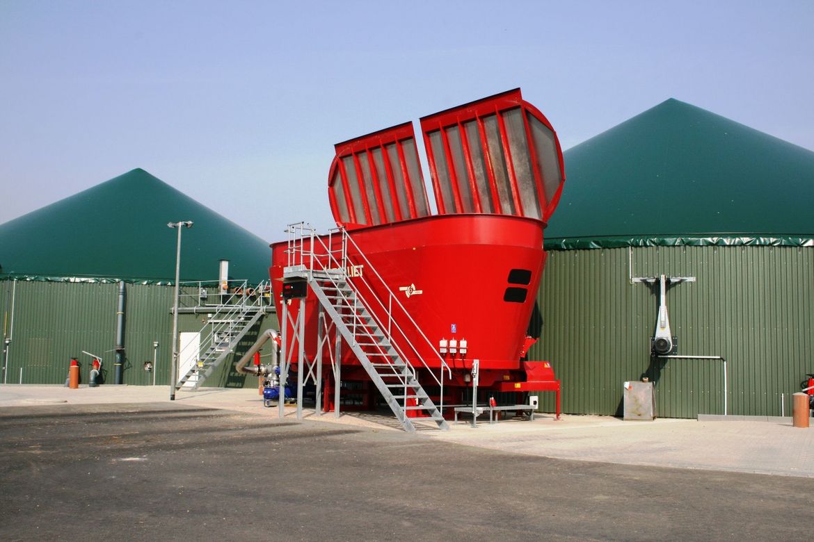 Produce-biogas-with-stationary-TMR-mixers-for-biogaz