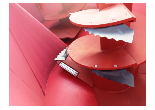 Self-sharpening-knives-can-be-used-in-cattle-feed-mixers
