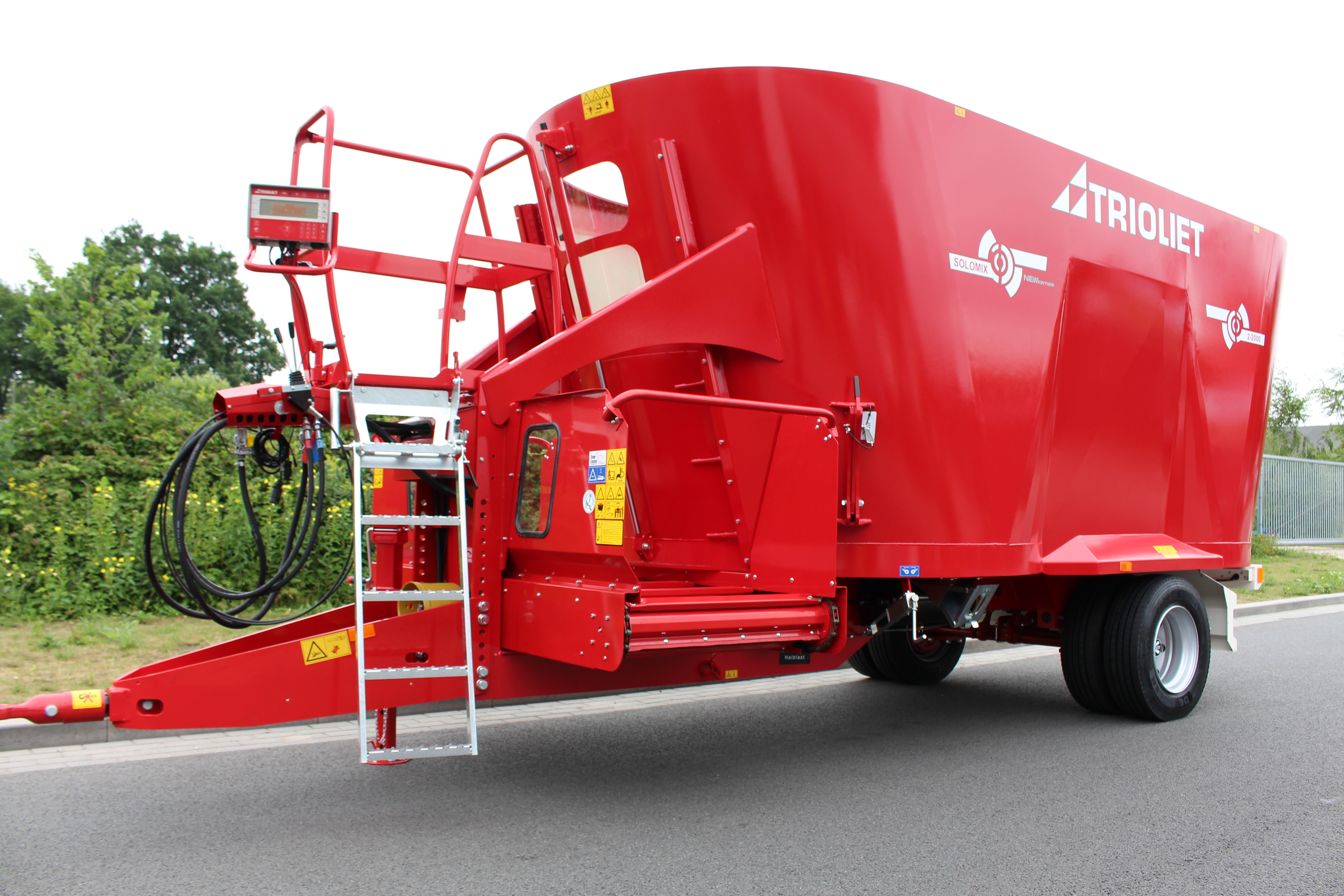 These-feed-mixers-and-tub-mixers-are-supreme-top-for-feeding-livestock