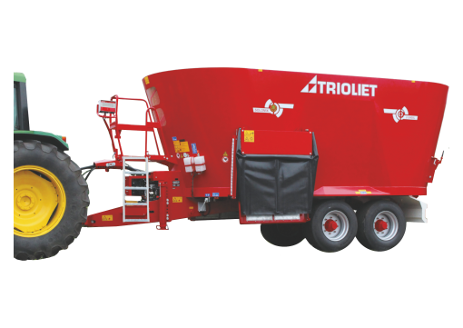 A-feed-wagon-is-used-by-dairy-or-beef-farmers