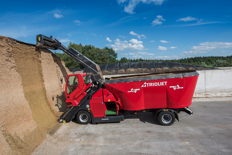 A-large-feed-mixer-wagon-that-leaves-the-feed-structure-in-tact-for-dairy-farmers